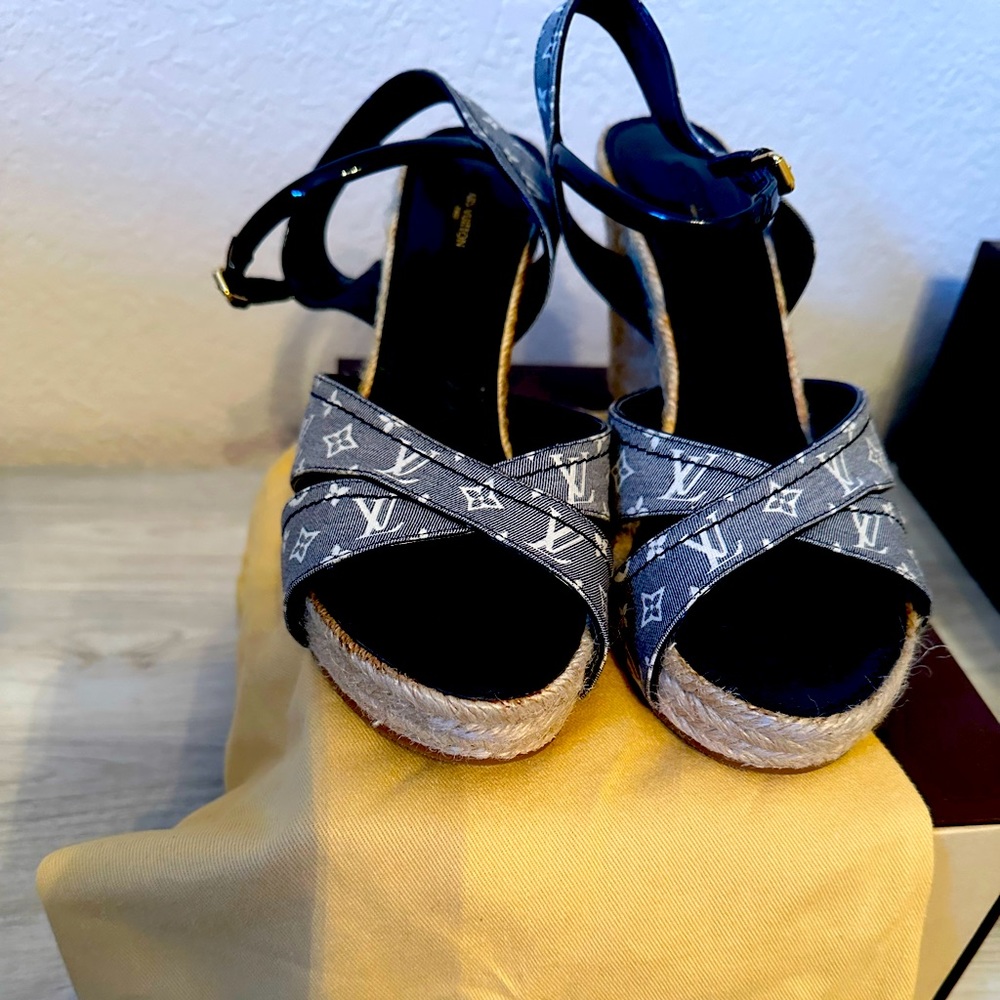 Louis Vuitton denim wedges. Size 11